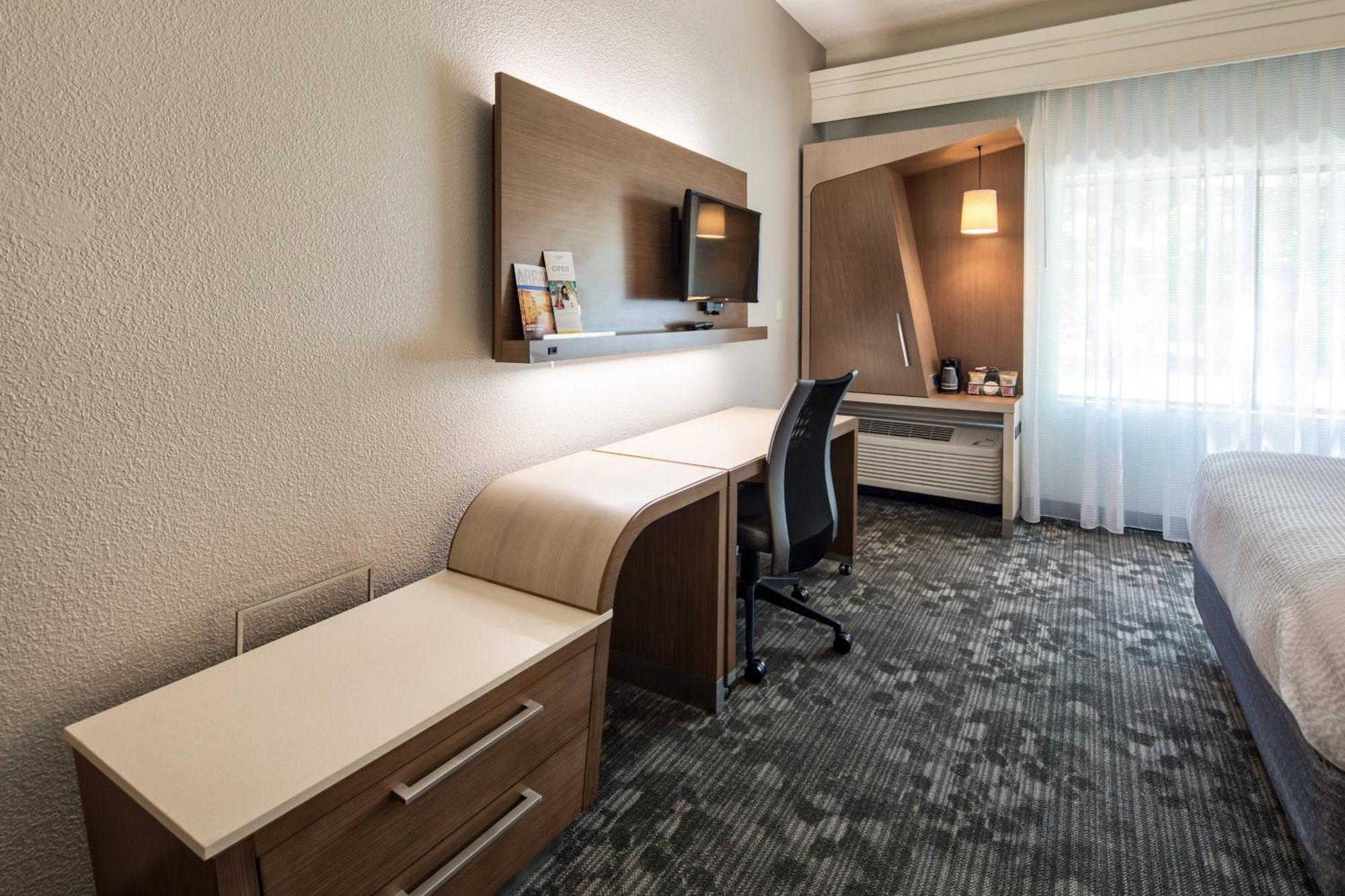 Courtyard By Marriott Rock Hill Hotel Ngoại thất bức ảnh